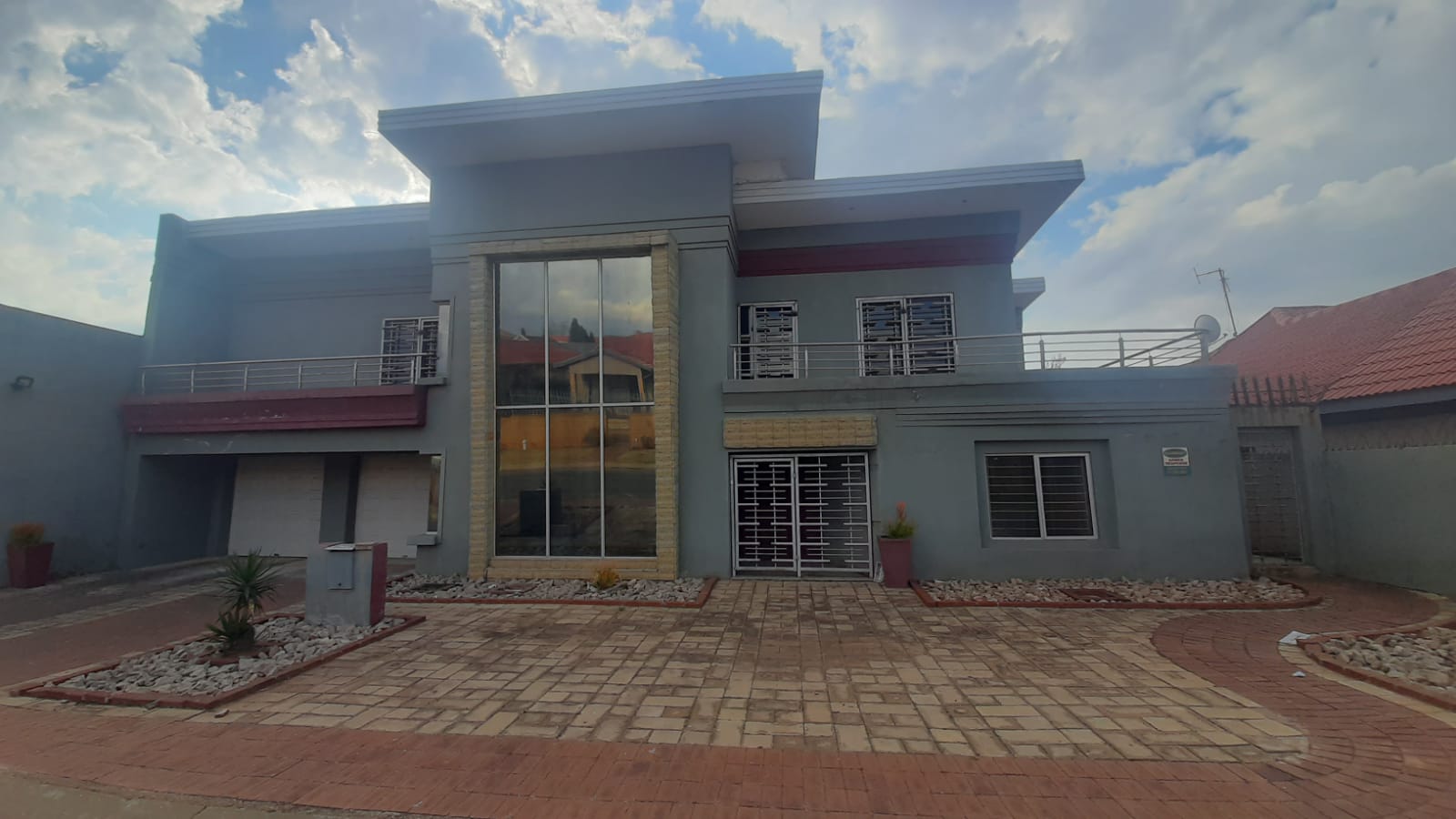 Fabulous home in Lenasia South