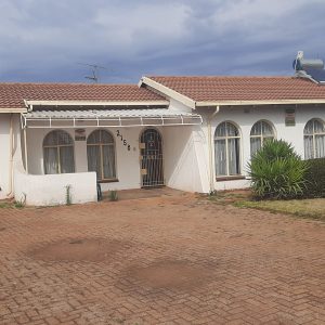 Corner house in Lenasia South ext1